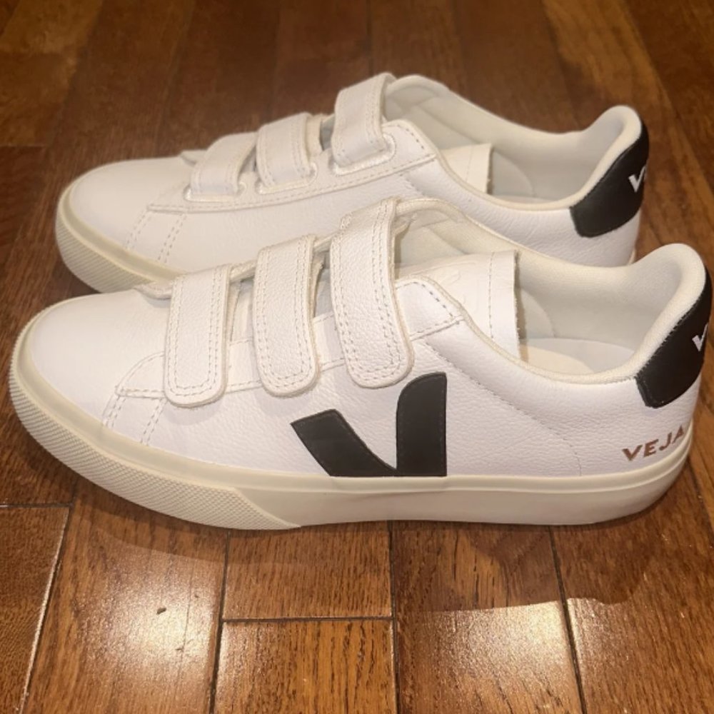 Veja Recife Size 6 / 37